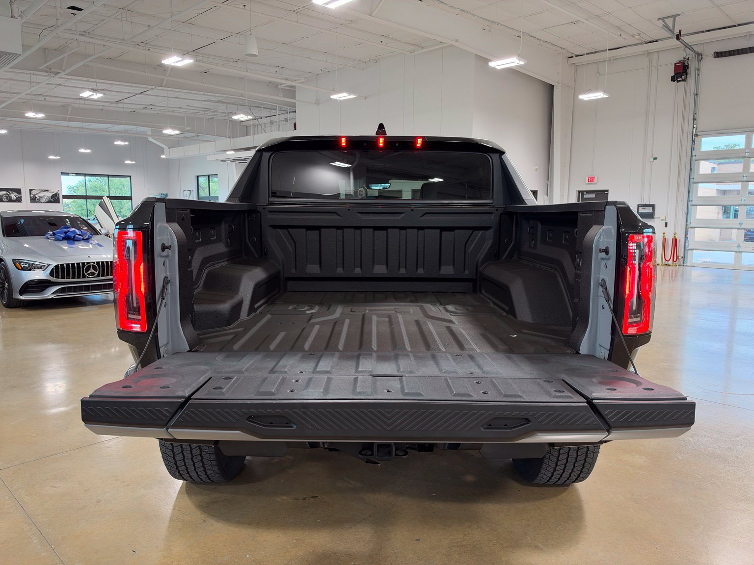Used 2025 GMC Hummer EV 2X w/ LPO, Illumination Package AWD/4WD image 20