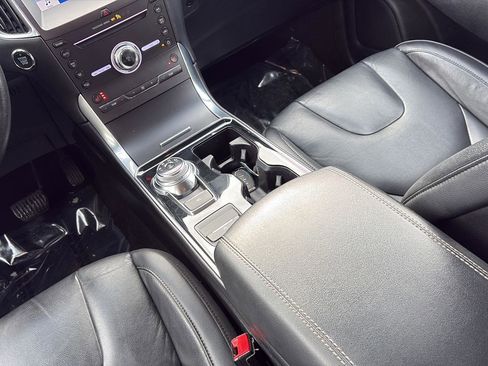 Used 2019 Ford Edge Titanium image 13