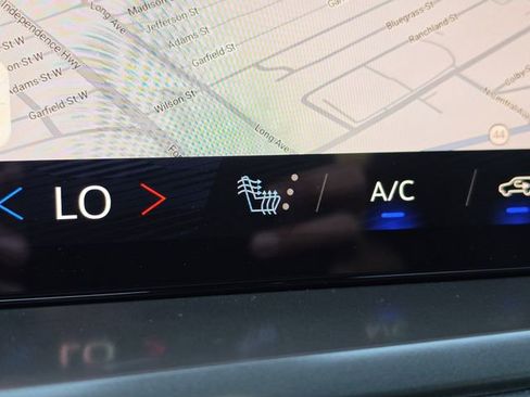 New 2026 Chevrolet Traverse LT w/ Midnight/Sport Edition image 29