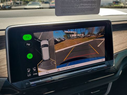 Used 2026 Volkswagen Atlas SEL Premium R-Line image 25