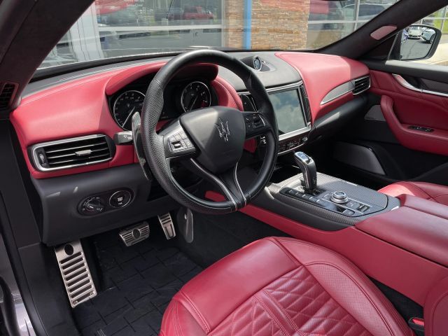 Used 2022 Maserati Levante Trofeo AWD/4WD image 2