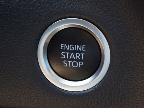 Used 2024 Toyota Tundra Limited AWD/4WD image 9