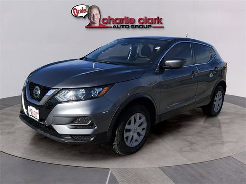 Used 2020 Nissan Rogue Sport S image 1