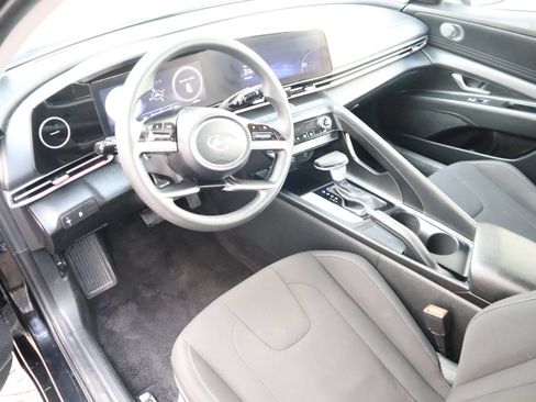 Used 2024 Hyundai Elantra SEL FWD image 18