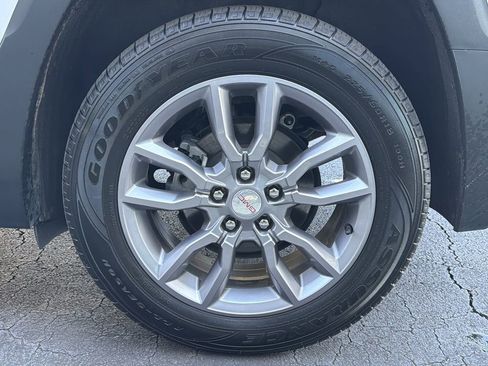 Used 2023 GMC Terrain SLT image 20