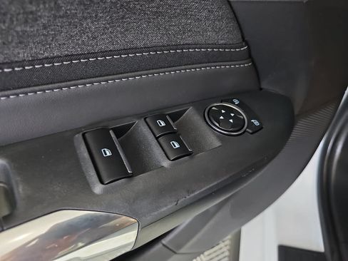 Used 2025 Ford Mustang Convertible RWD image 25