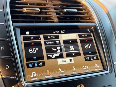 Used 2018 Lincoln MKX Reserve w/ Driver Assistance Package AWD/4WD image 19