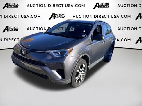 Used 2017 Toyota RAV4 LE image 1