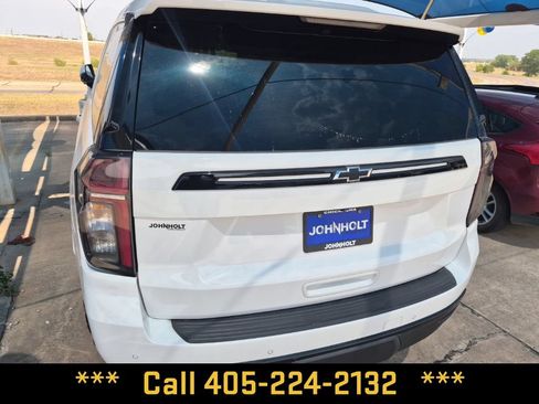 Used 2024 Chevrolet Suburban Z71 w/ Luxury Package AWD/4WD image 14