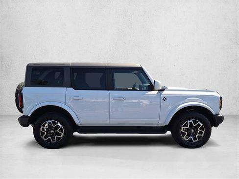 Used 2025 Ford Bronco Outer Banks AWD/4WD image 4