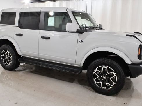 New 2026 Ford Bronco Outer Banks AWD/4WD image 5