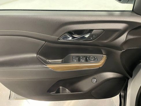 Used 2023 GMC Acadia SLE w/ Driver Convenience Package image 20