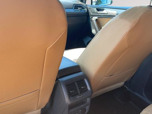 Used 2023 Volkswagen Tiguan SE w/ Panoramic Sunroof Package FWD image 14