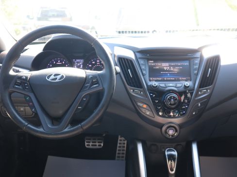 Used 2013 Hyundai Veloster Turbo FWD image 12