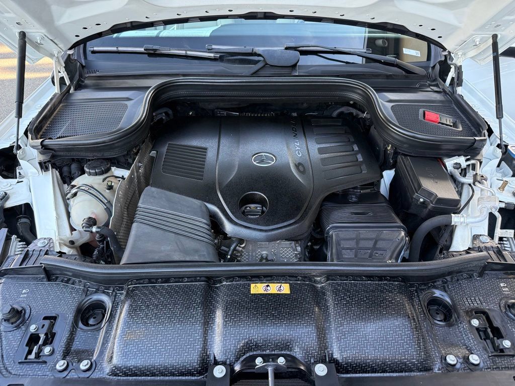 Certified 2021 Mercedes-Benz GLS 450 4MATIC image 16