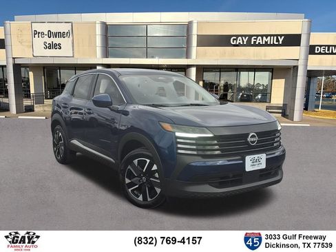 Used 2025 Nissan Kicks SV AWD/4WD image 1