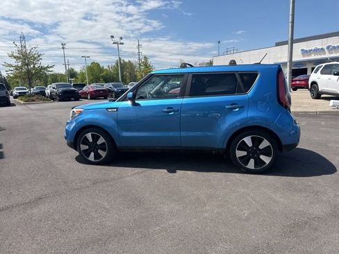 Used 2019 Kia Soul + FWD image 14