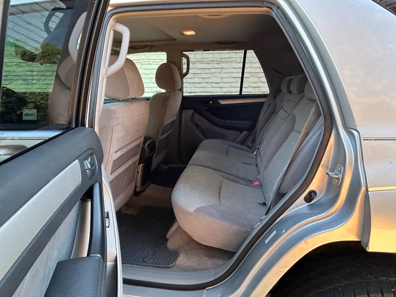 Used 2005 Toyota 4Runner SR5 AWD/4WD image 28