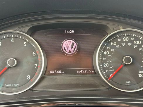Used 2012 Volkswagen Touareg VR6 image 16
