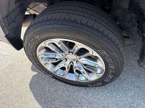Used 2023 RAM 1500 Laramie RWD image 9