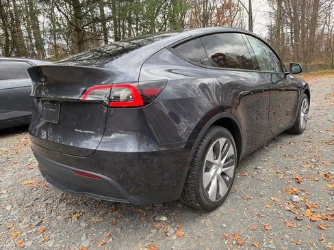 Used 2024 Tesla Model Y Long Range image 3