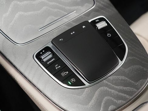 Used 2022 Mercedes-Benz E 350 4MATIC Sedan image 27