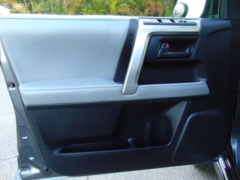 Used 2012 Toyota 4Runner SR5 image 48