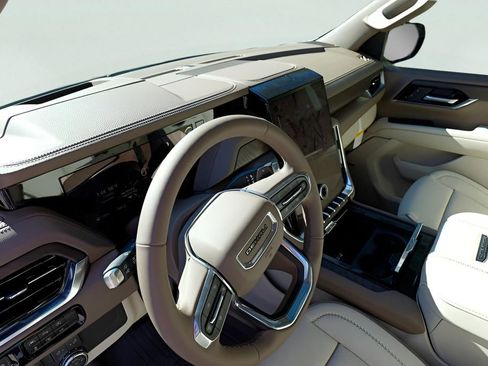 New 2026 GMC Yukon Denali w/ Sun & Power Step Package image 8