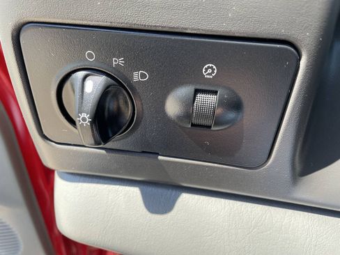 Used 2002 Ford F350 4x4 Regular Cab Super Duty image 12