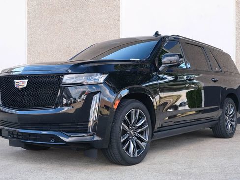 Used 2021 Cadillac Escalade ESV Sport w/ Driver Assist Tech Package RWD image 5