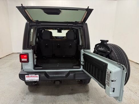 Used 2024 Jeep Wrangler Unlimited Sport AWD/4WD image 8