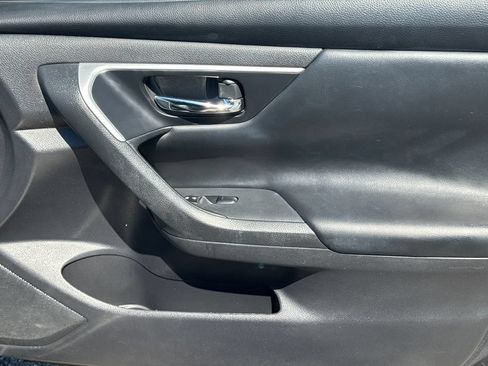 Used 2017 Nissan Altima 2.5 SV FWD image 16