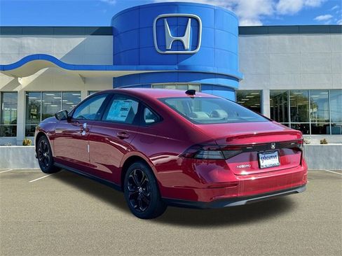 New 2025 Honda Accord SE image 4