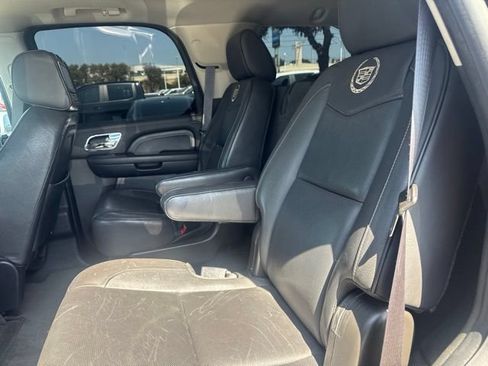 Used 2014 Cadillac Escalade Platinum AWD/4WD image 16
