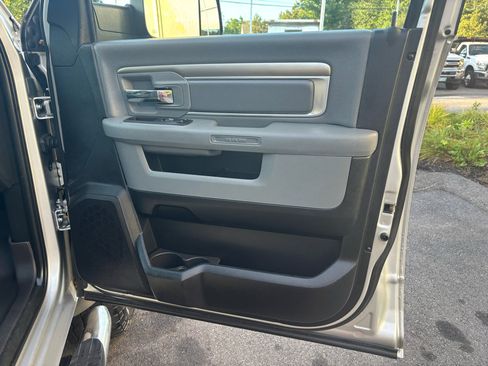 Used 2017 RAM 2500 SLT image 32