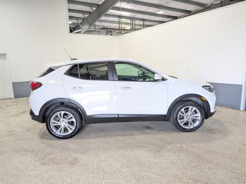 Used 2023 Buick Encore GX Preferred w/ Cold Weather Comfort Package AWD/4WD image 2