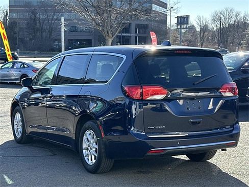 Certified 2020 Chrysler Pacifica Touring w/ Advanced Safetytec Group image 4