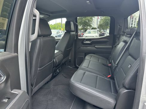 Used 2025 GMC Sierra 1500 SLT AWD/4WD image 31