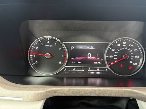 Used 2023 Kia Sorento S image 11