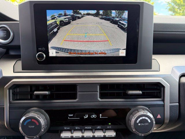 Used 2025 Toyota 4Runner SR5 AWD/4WD image 23