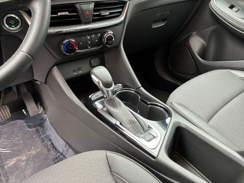 Used 2025 Buick Encore GX Preferred AWD/4WD image 41