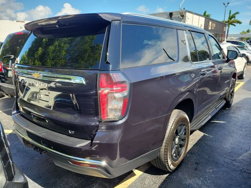Used 2023 Chevrolet Suburban LT RWD image 3