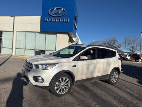Used 2019 Ford Escape SEL image 1