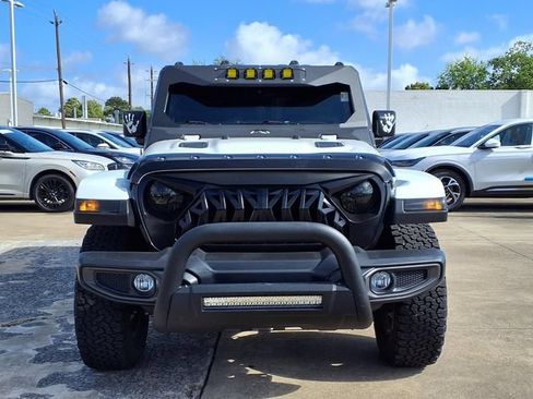 Used 2023 Jeep Wrangler Unlimited Rubicon w/ Cold Weather Group AWD/4WD image 19