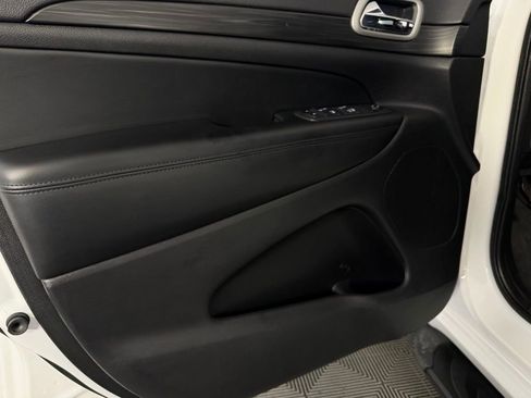 Used 2022 Jeep Grand Cherokee Laredo X image 27