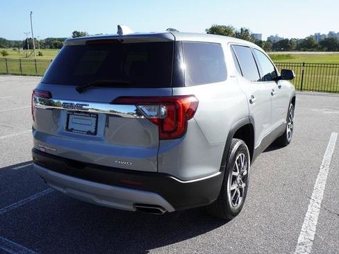 Used 2023 GMC Acadia SLE image 3