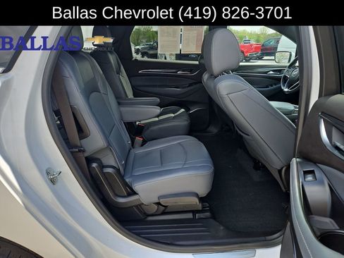 Used 2022 Buick Enclave Essence w/ Sport Touring Edition FWD image 27