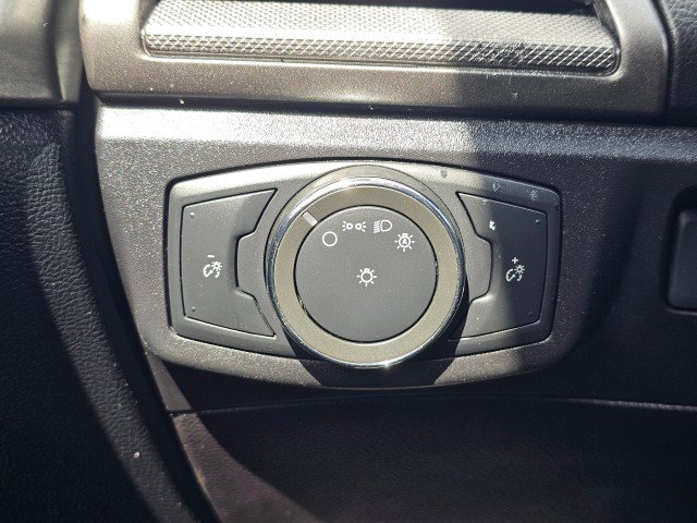 Used 2018 Ford Fusion SE w/ Fusion SE Technology Package FWD image 37