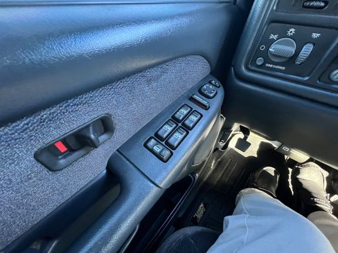 Used 2001 GMC Sierra 1500 SLE w/ Convenience Plus Group image 17