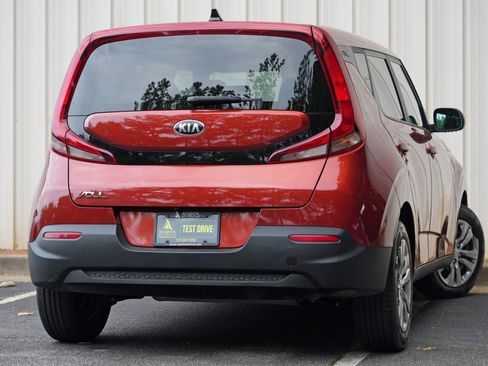 Used 2021 Kia Soul LX FWD image 4